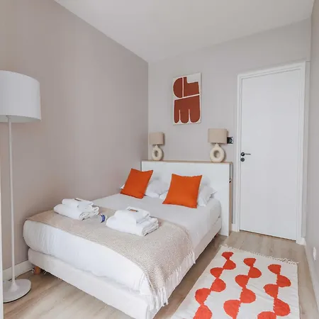 Proche Quai De Seine - 2bdr 3p 16eme Arr * Paris